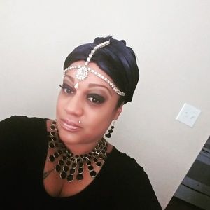 Meet your Posher, Dolores